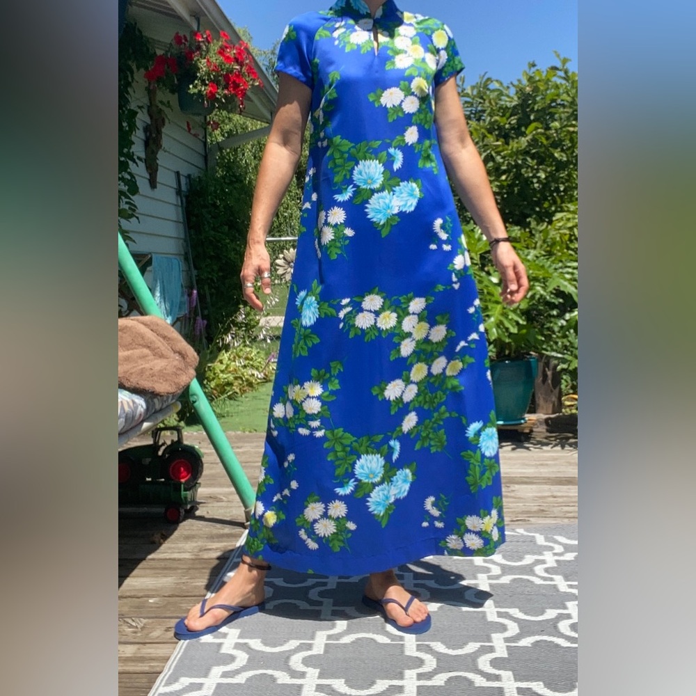 Vintage 70s Hilo Hattie Blue Floral Maxi Dress Hawaii beach retro